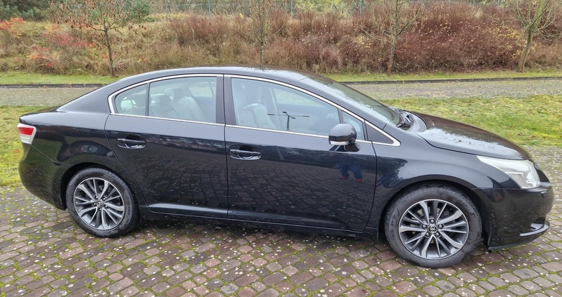 Toyota Avensis cena 37500 przebieg: 212000, rok produkcji 2011 z Czarnków małe 667